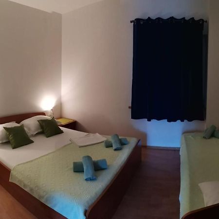 Apartments Sretna Gradac  Luaran gambar