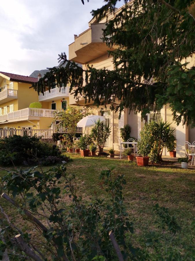 Apartments Sretna Gradac  Luaran gambar