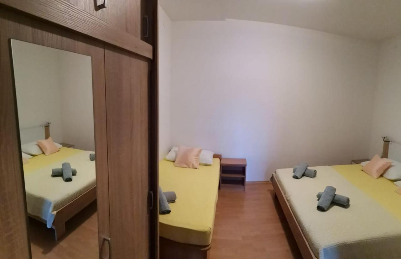 Apartments Sretna Gradac  Luaran gambar