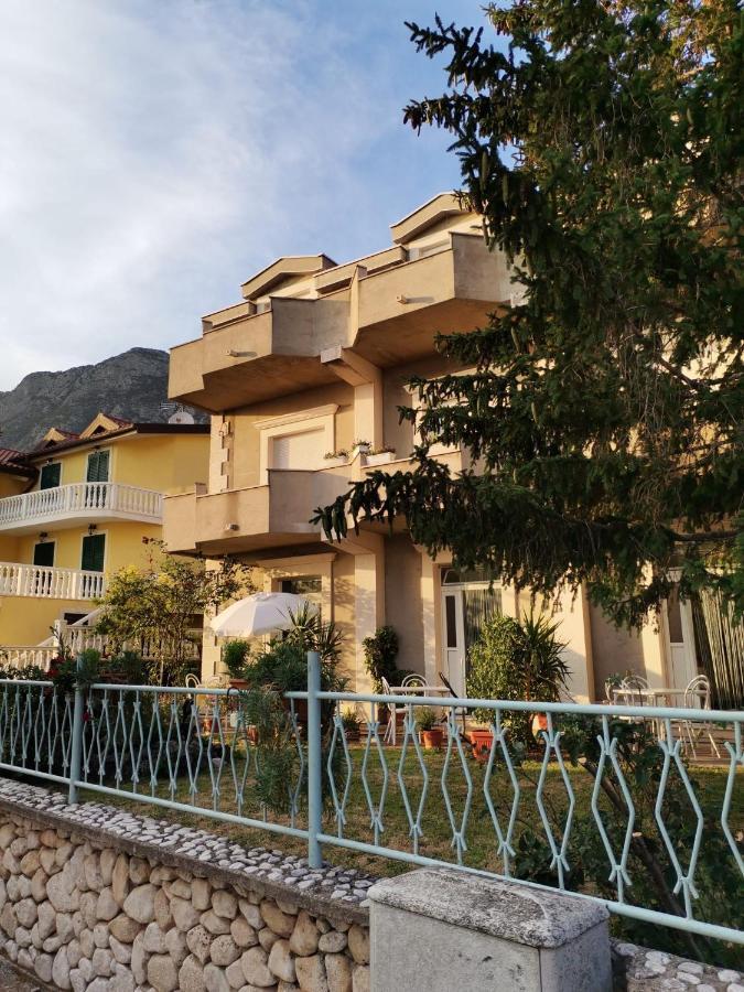 Apartments Sretna Gradac  Luaran gambar