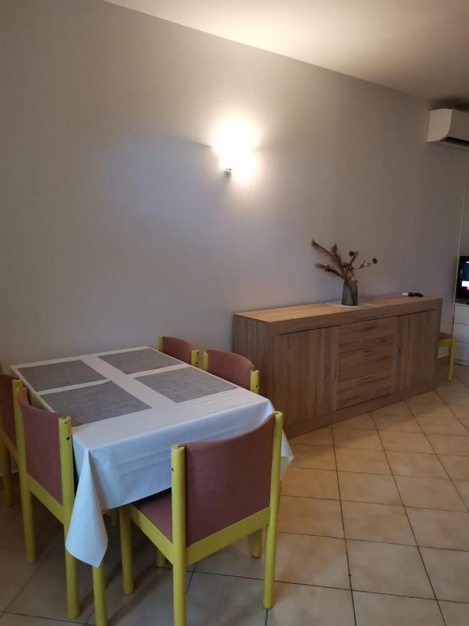 Apartments Sretna Gradac  Luaran gambar